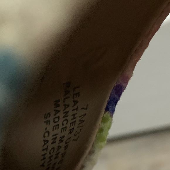 Saks Fifth Avenue Leather Heels - Picture 4 of 10